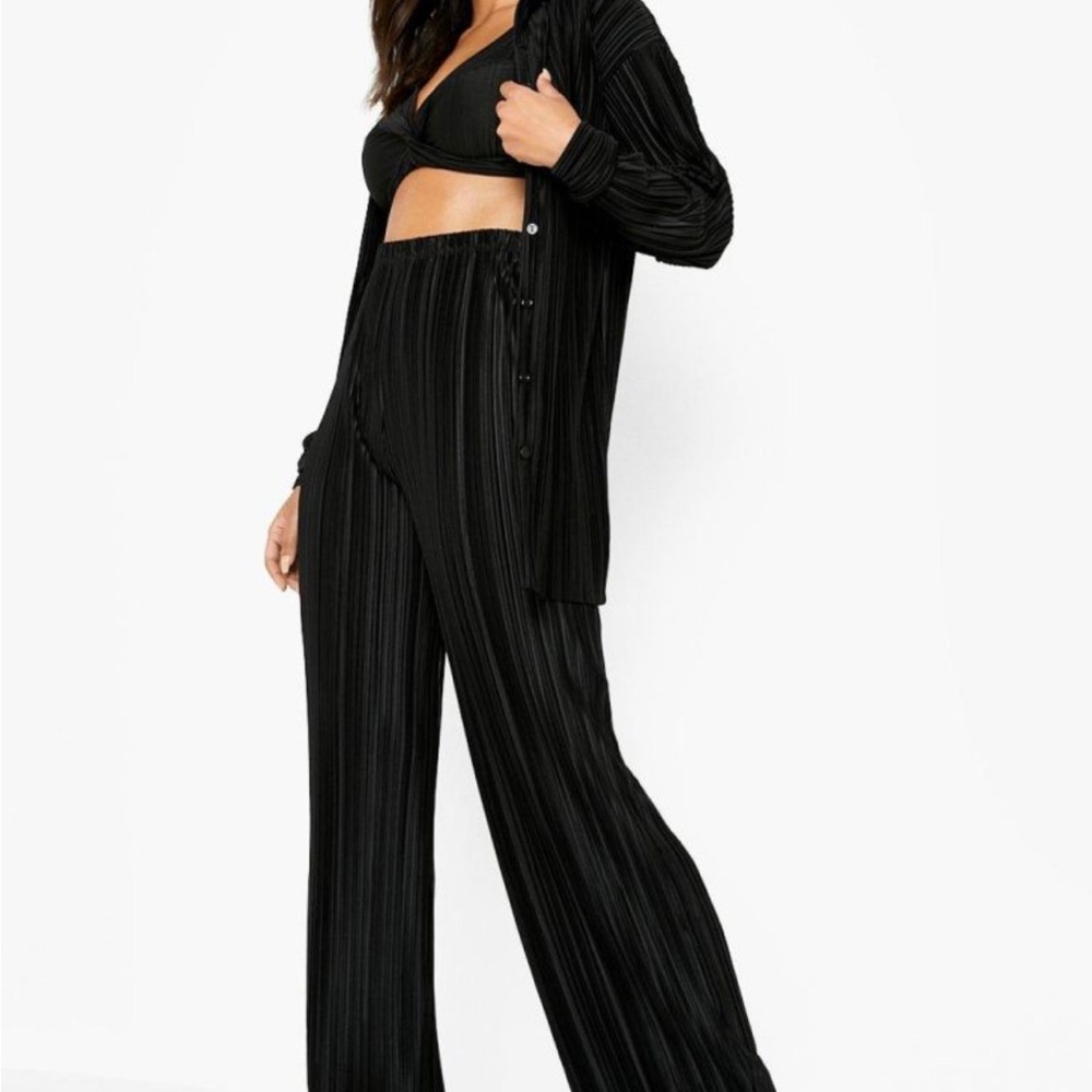 Boohoo Black Pleated Blouse